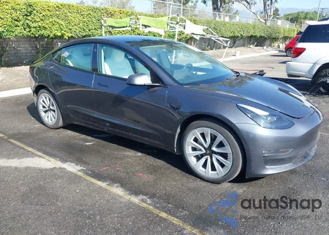2023 Tesla Model 3 Long Range Dual Motor All-Wheel Drive z USA, uszkodzony, nr VIN 5YJ3E1EBXPF631851
